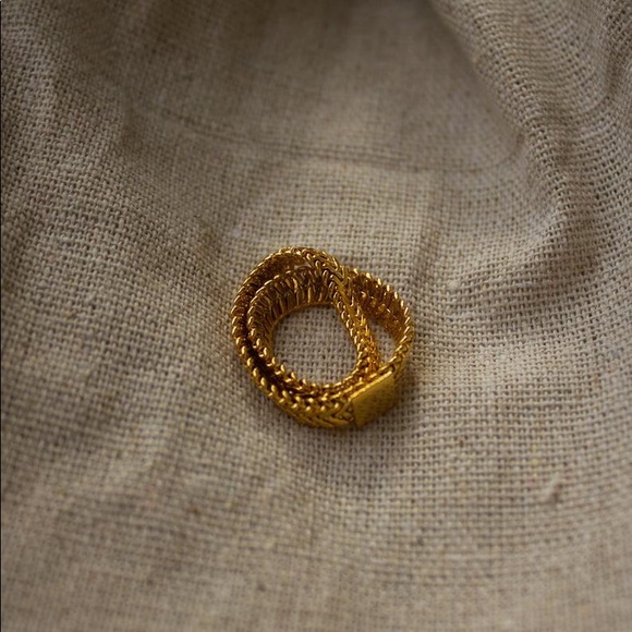 18K Gold Herringbone Snake Chain Cross Ring - Picture 6 of 9